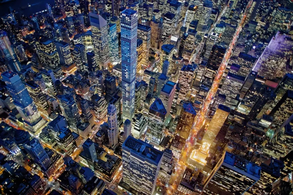 De ce îți bate inima mai repede când te uiți în jos de la înălțime?